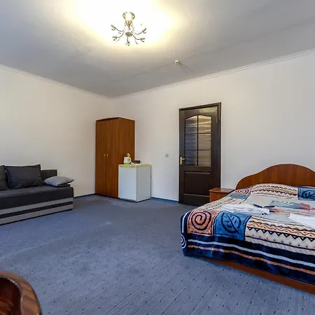 алексік Hotel *