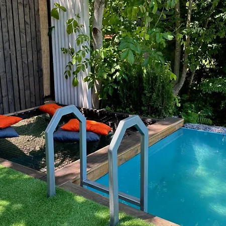 алексік Hotel