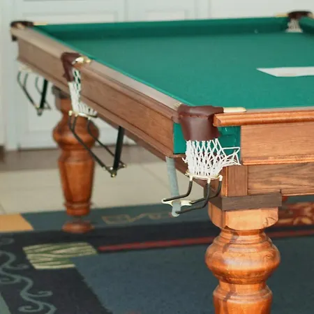 алексік Hotel *